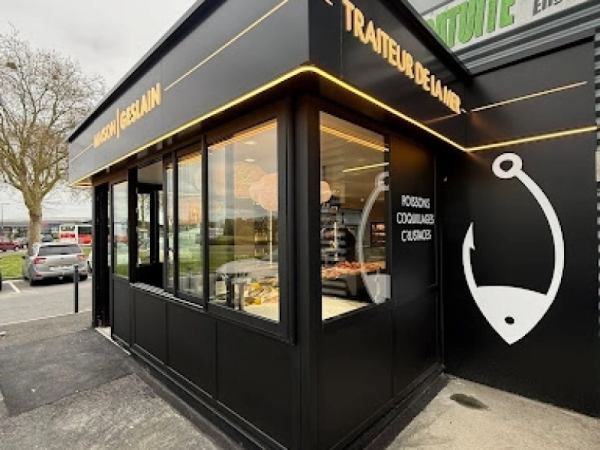 Devanture commerciale alu noir, enseigne Maison Geslain Traiteur de la mer dorée