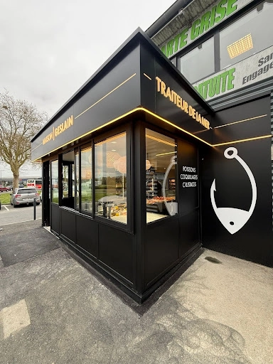 Devanture commerciale alu noir, enseigne Maison Geslain Traiteur de la mer dorée